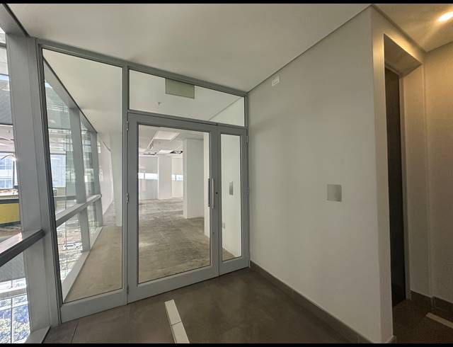 423M² OFFICE TO LET IN SANDTON CENTRAL